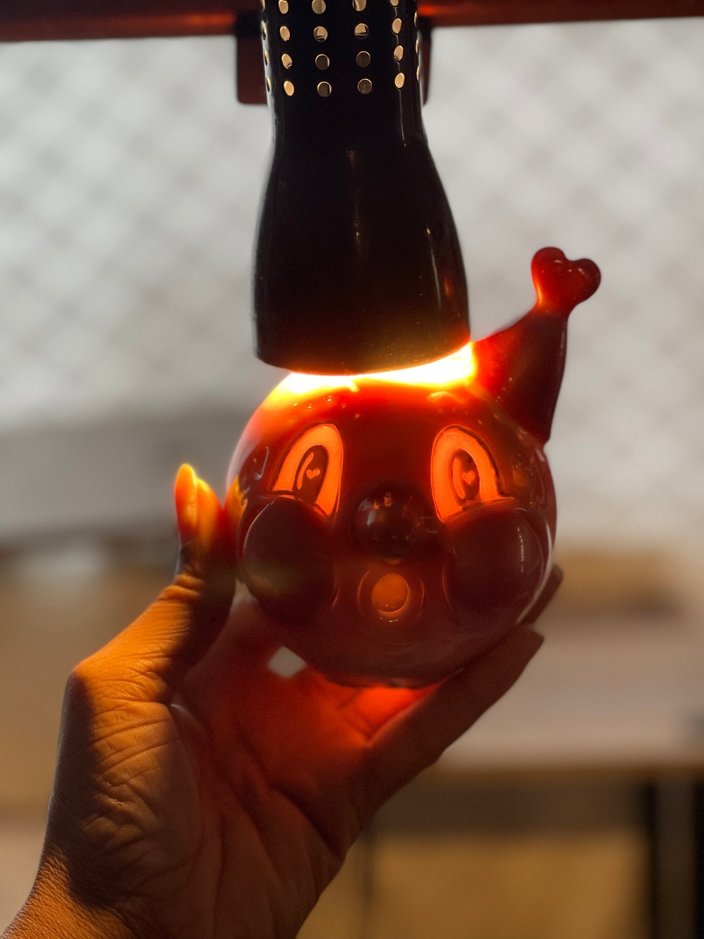 Calabaza rosa en miniatura con forma de cono de Valloween en colaboración con Johanna Parker