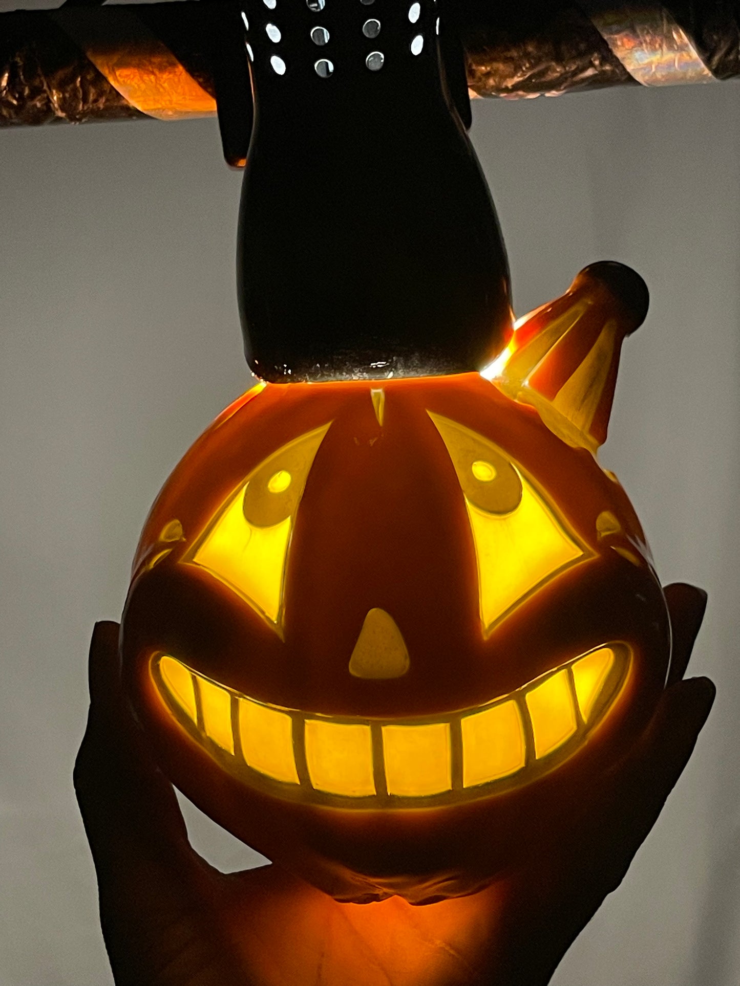 Calabaza de carnaval alegre en colaboración con Johanna Parker