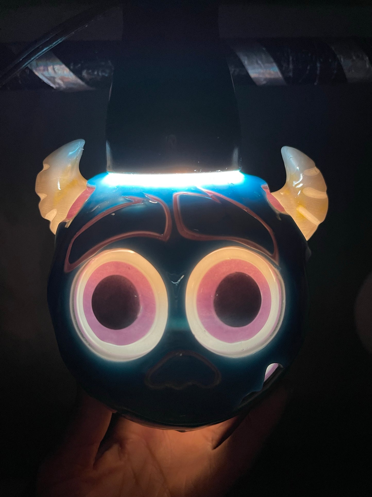 Ojo de monstruo con cuernos 2.0
