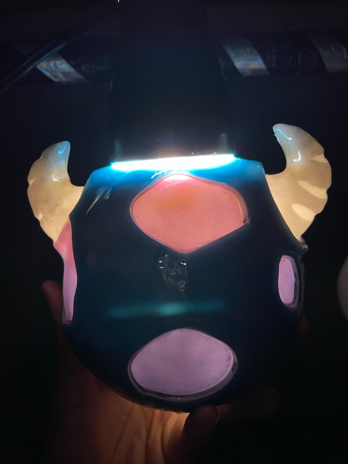 Ojo de monstruo con cuernos 2.0