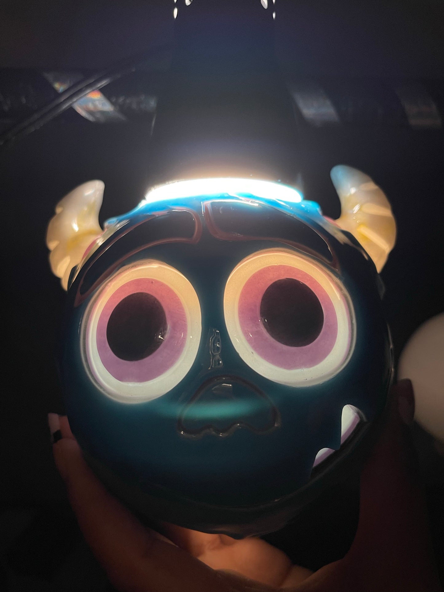 Ojo de monstruo con cuernos 2.0